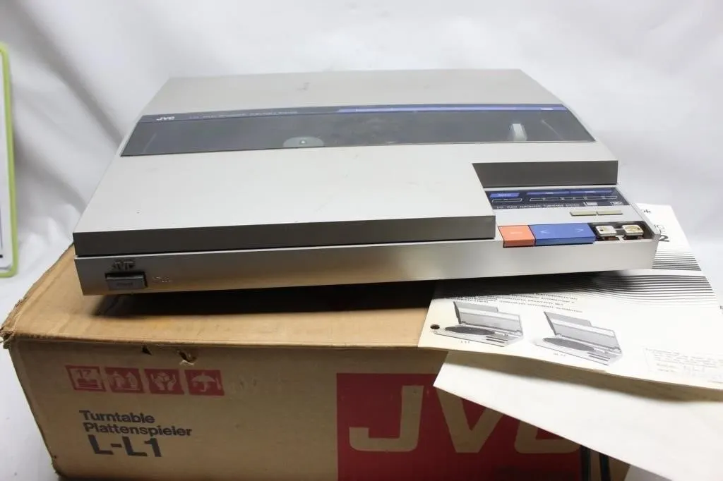 JVC L-L1 Linear Tracking Turntable in Box
