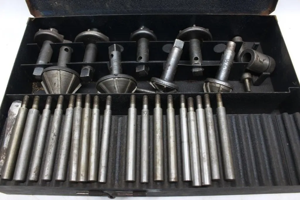 Valve Seat Cutting Kit w/ Pilots & Reamers