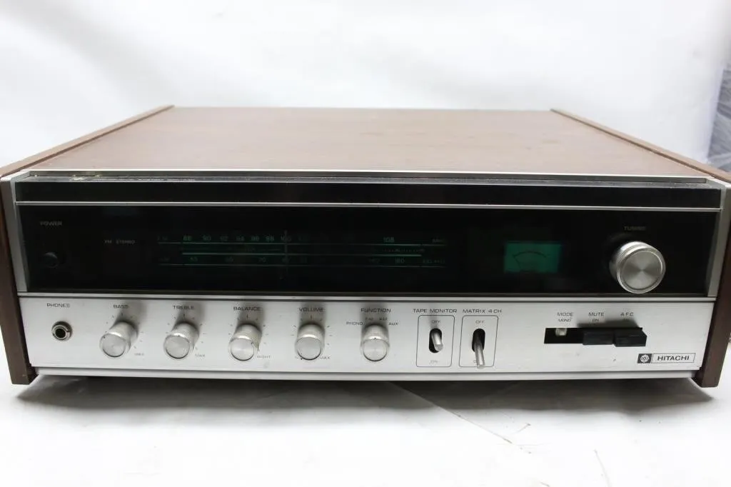 Hitachi DPK-440 AM/FM Stereo Receiver