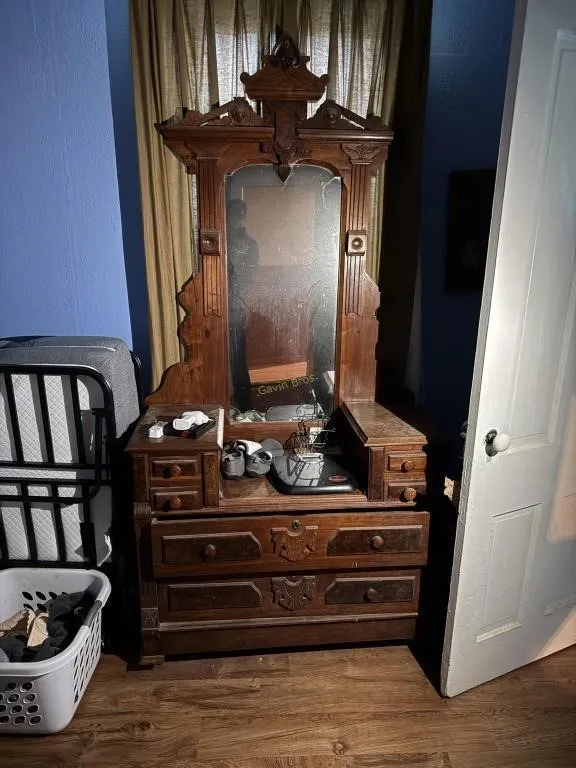 Victorian dresser & mirror