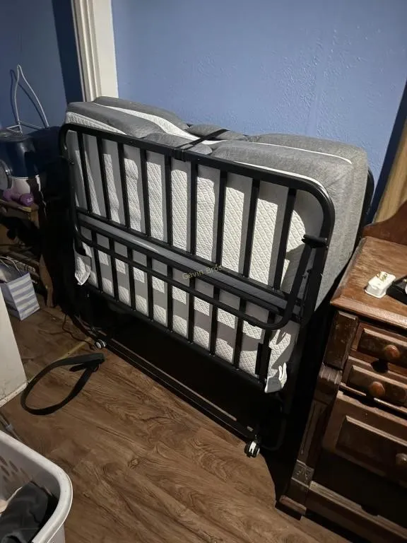 Roll-a-way cot