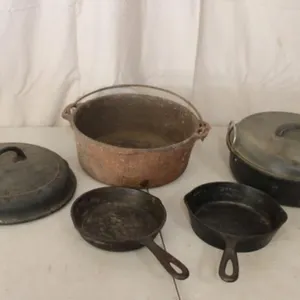 Cast Iron Pot, Roaster, 2 Skillets & Extra Lid