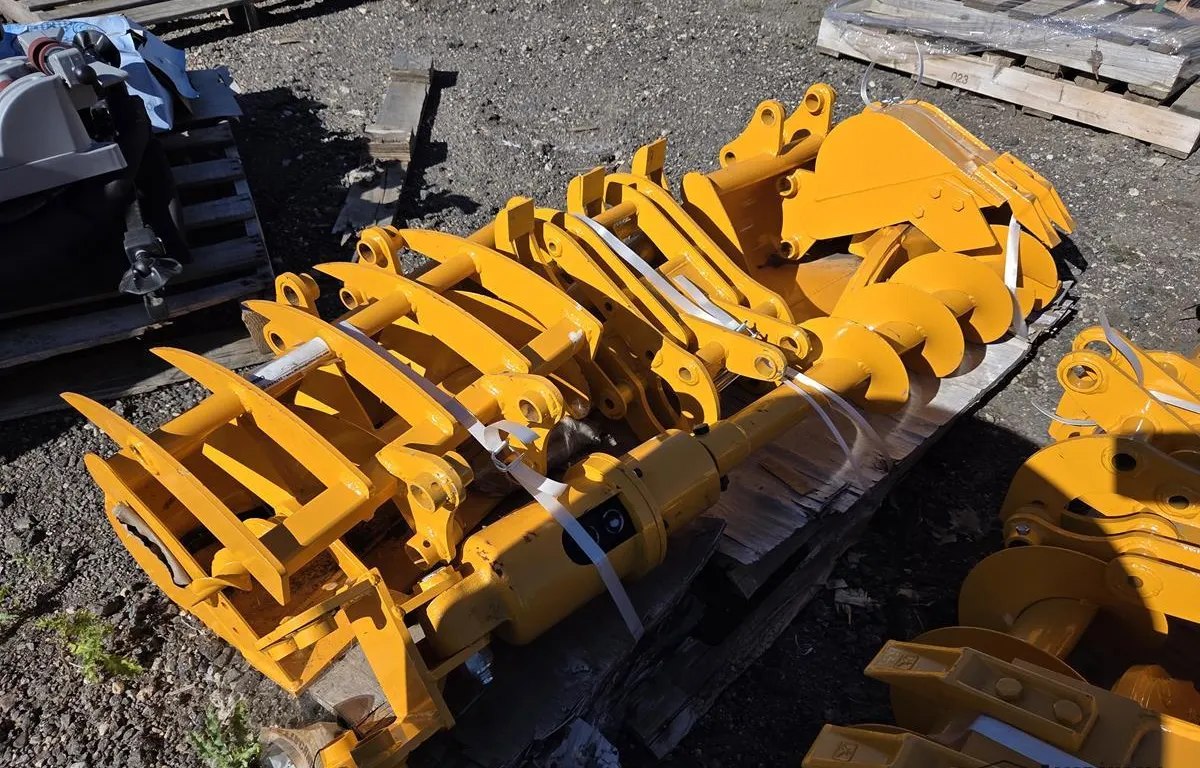 Mini Excavator Attachment Set
UNRESERVED