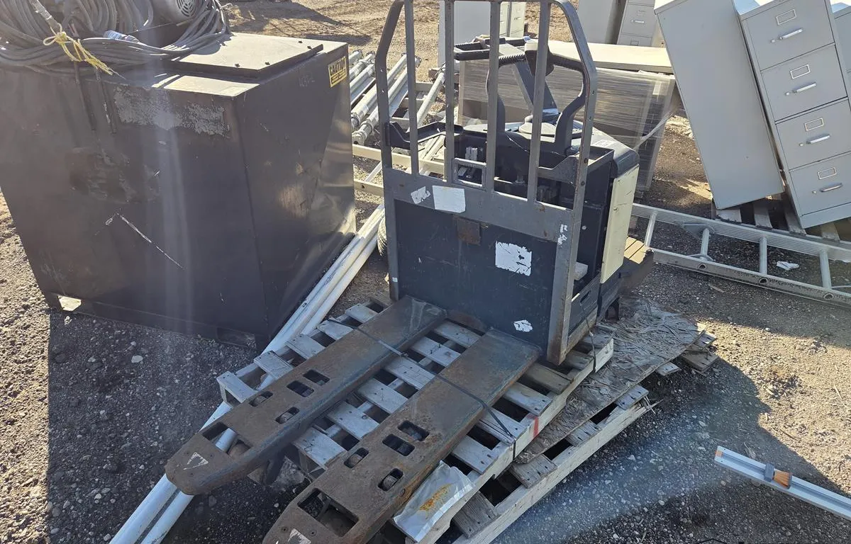 Crown Rider Pallet Truck
UNRESERVED