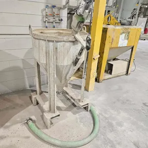 24 cubic ft Pouring Bucket w/ Mixer
 UNRESERVED