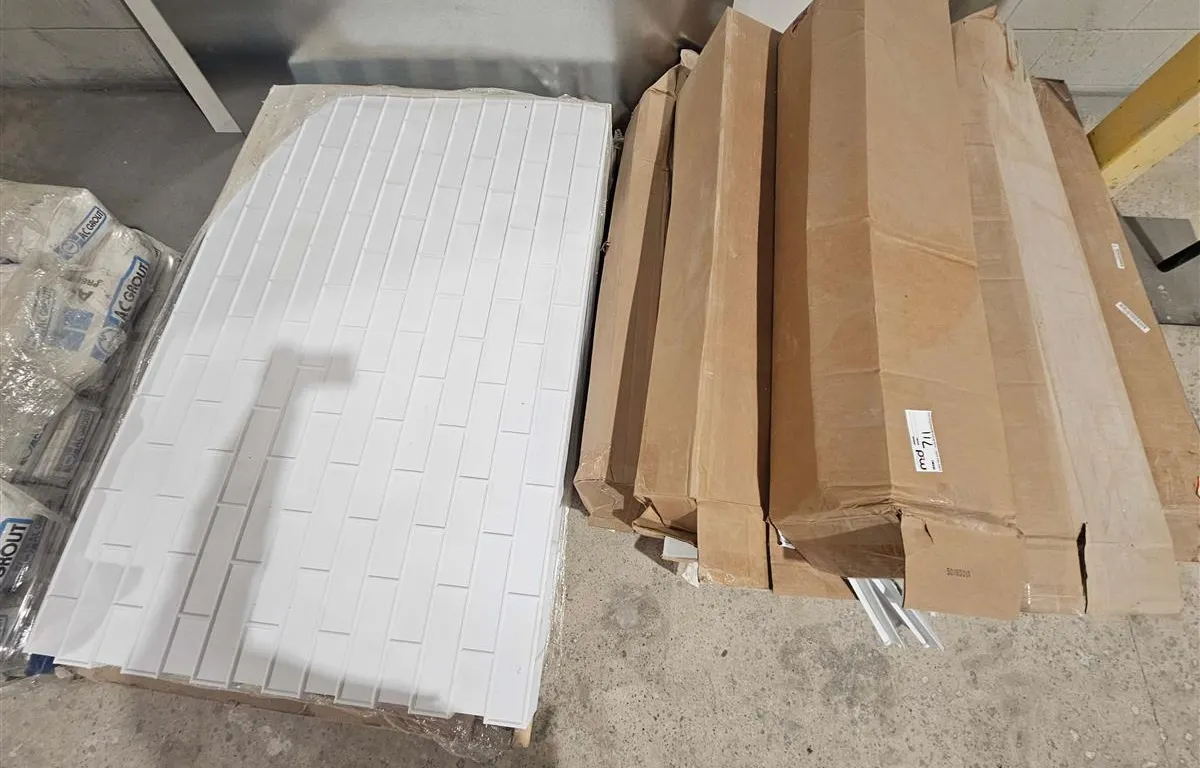 White Decorative Wall Forms
UNRESERVED