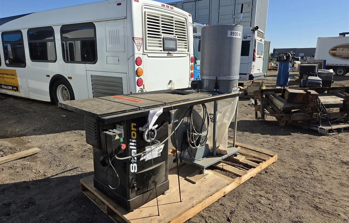 Stallion Table Saw w/ King Dust Collector & Hose
UNRESERVED