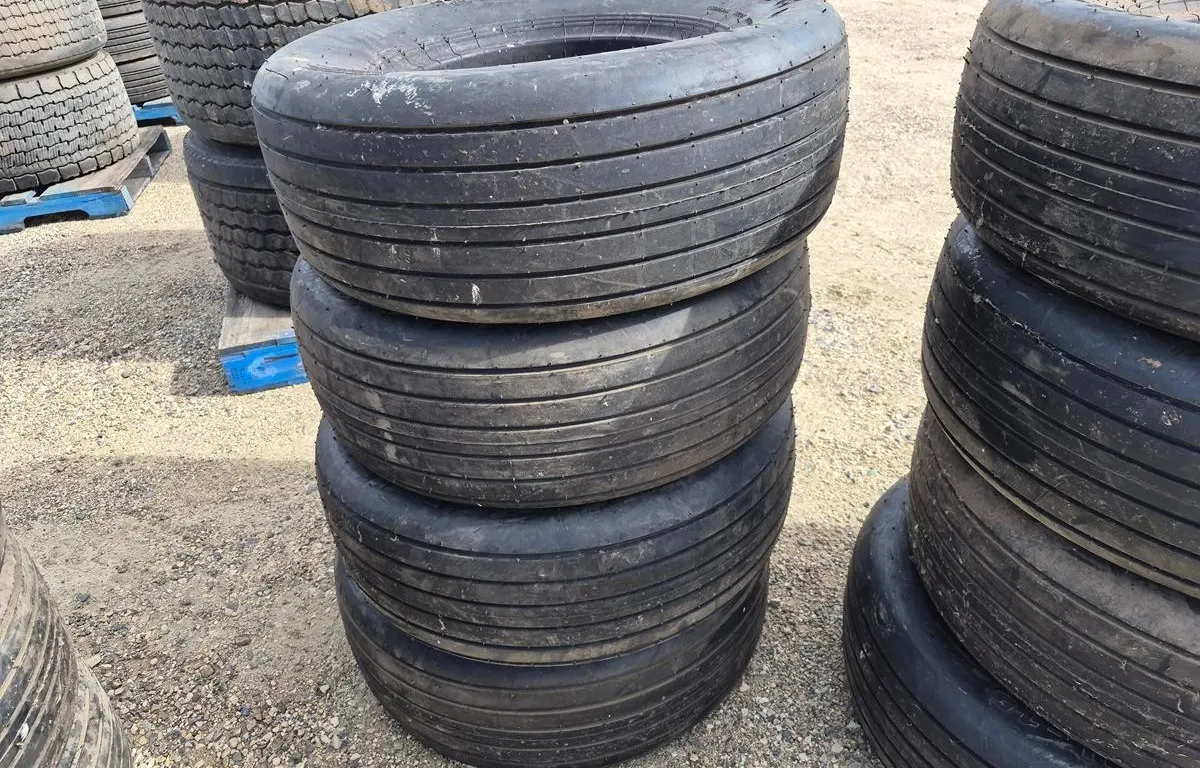 (4) 11L-15 Implement Tires
UNRESERVED