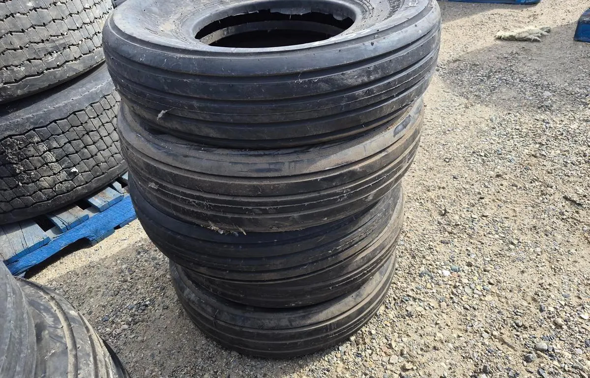 (4) 9.5L-15 Implement Tires
UNRESERVED
