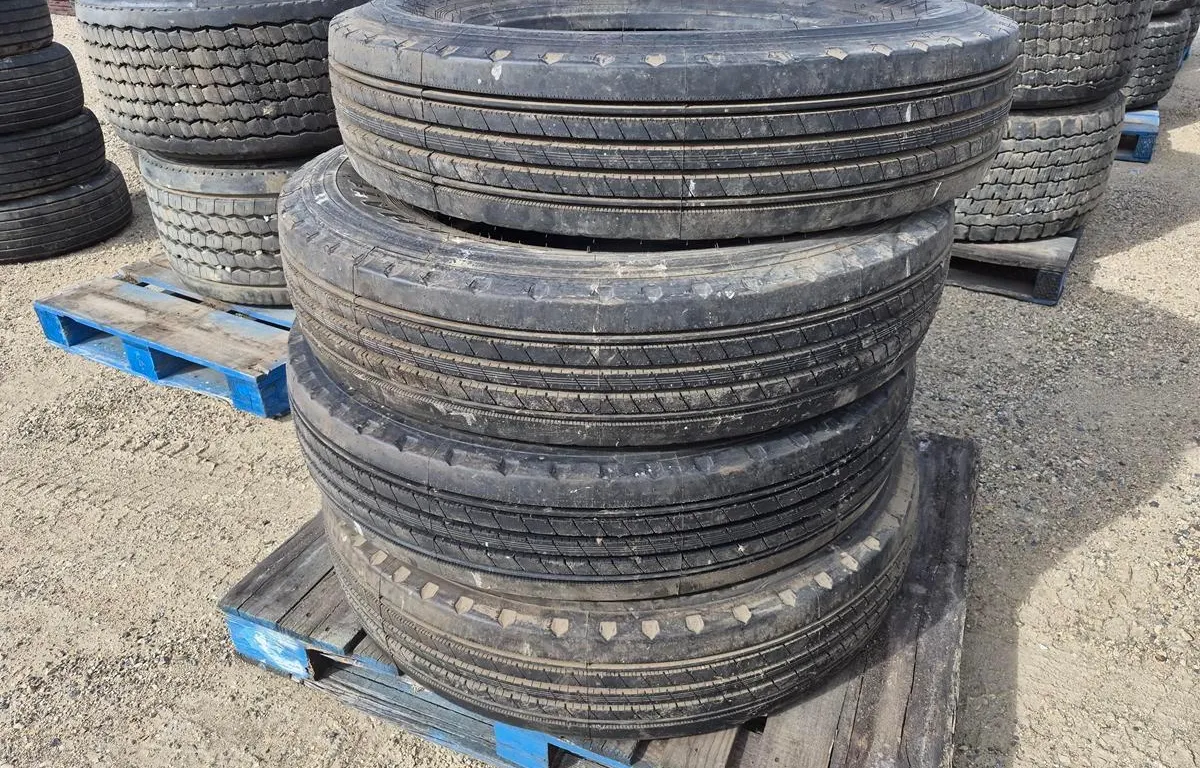 (4) 11R24.5 Implement Tires
UNRESERVED