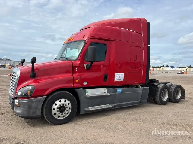 2014 Freightliner Cascadia 125 6x4 T/A Sleeper Truck Tractor