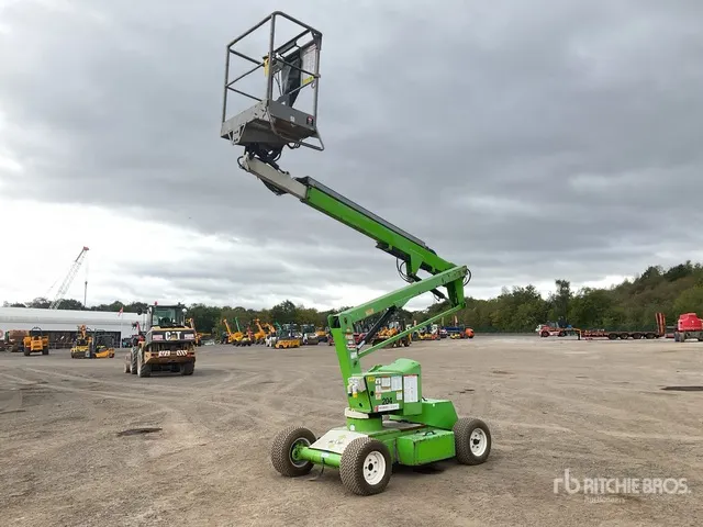 2015 Nifty-Lift HR12NDE 2WD Hybrid Articulating Boom Lift