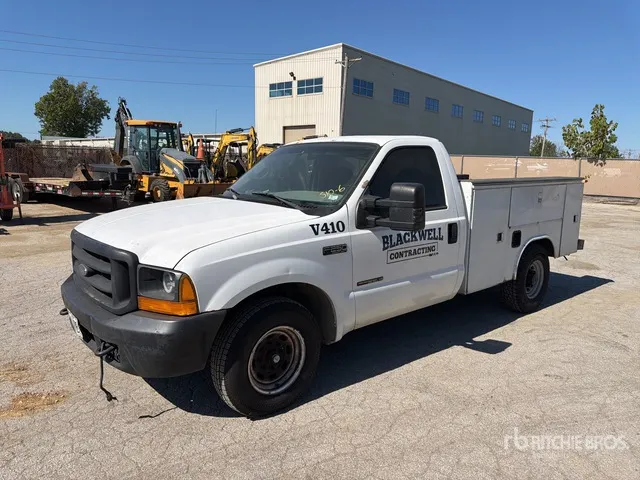 2000 Ford F-250 XL 4x2 Utility Truck