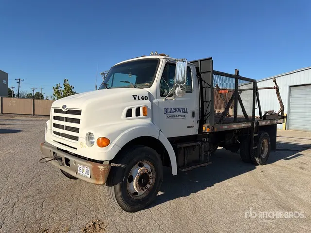 1999 Sterling L7501 4x2 Reel Truck
