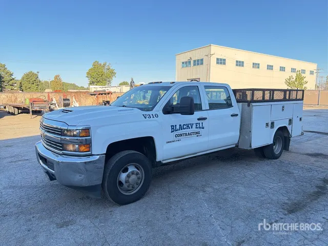 2018 Chevrolet Silverado 3500HD 4x4 Crew Cab Utility Truck