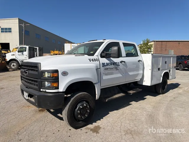 2023 Chevrolet Silverado 5500HD 4x4 Crew Cab Utility Truck