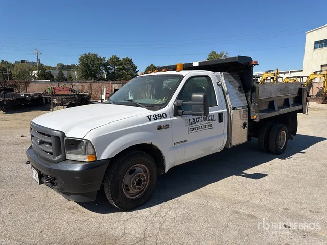 2002 Ford F-350 XL 4x2 Dump Truck