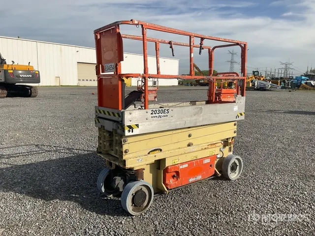2014 JLG 2030ES Electric Scissor Lift (Inoperable)