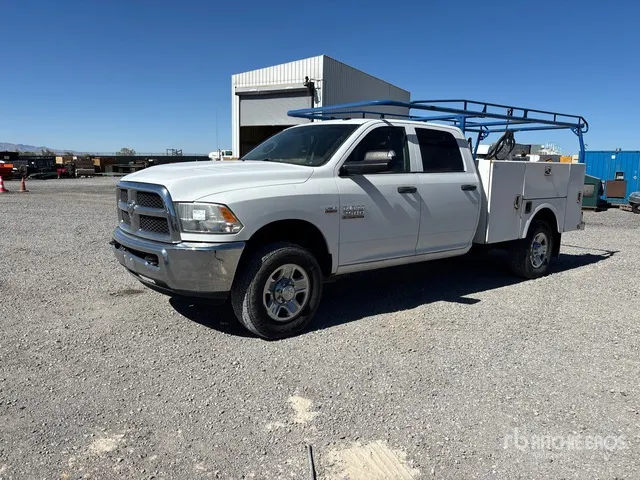 2015 Ram 2500 ST 4x4 Crew Cab Utility Truck