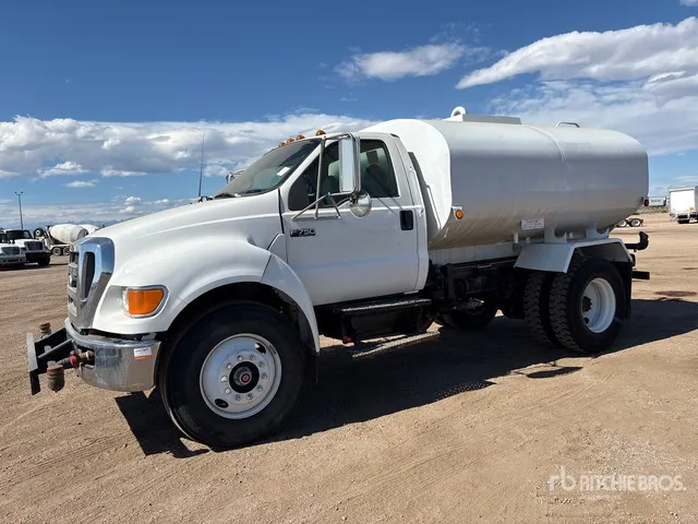 2006 Ford F-750 4x2 Water Truck