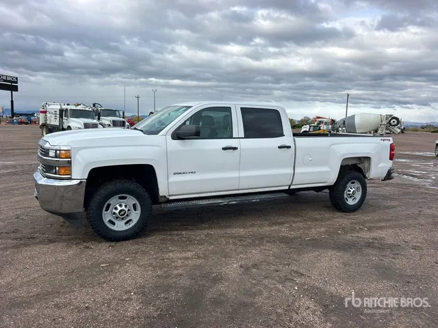 2018 Chevrolet Silverado 2500HD 4x4 Crew Cab Pickup