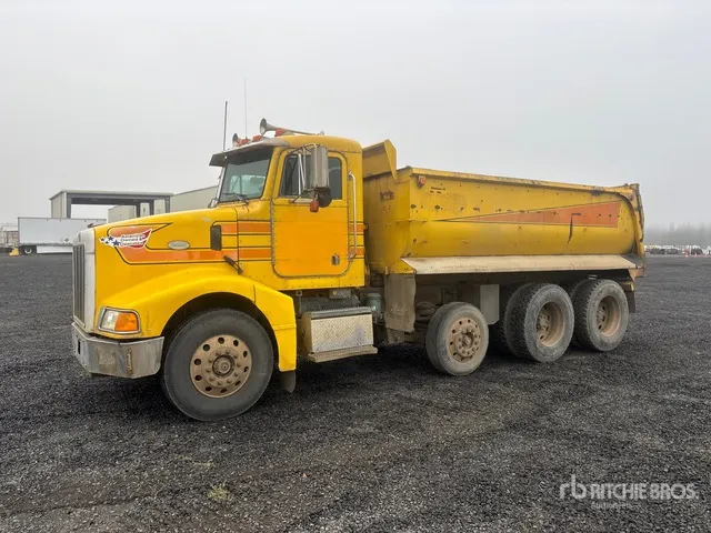 1996 Peterbilt 385 8x4 Tri/A Dump Truck