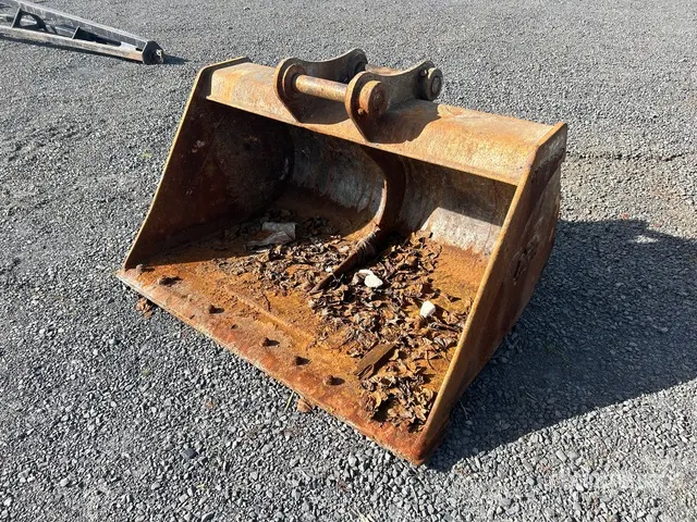 PSM 60 in Cleanup Excavator Bucket