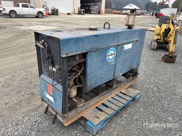 1982 Miller Trailblazer 55G 400 A Skid-Mounted Engine Driven Welder