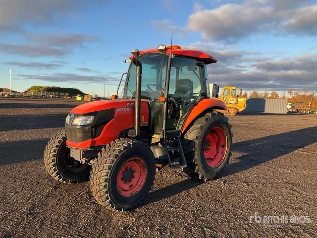 2015 Kubota M7060 4WD Tractor