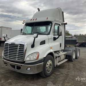 2015 Freightliner Cascadia 113 T/A Day Cab Truck Tractor
