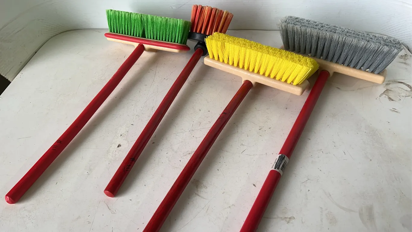 Assorted Brushes