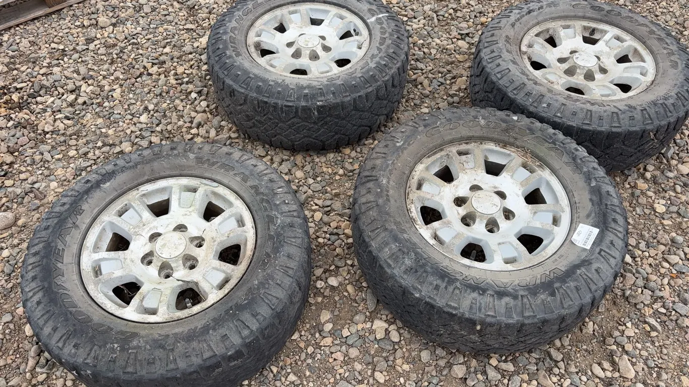 4 - 265/70R17 Tires On Chevy Rims