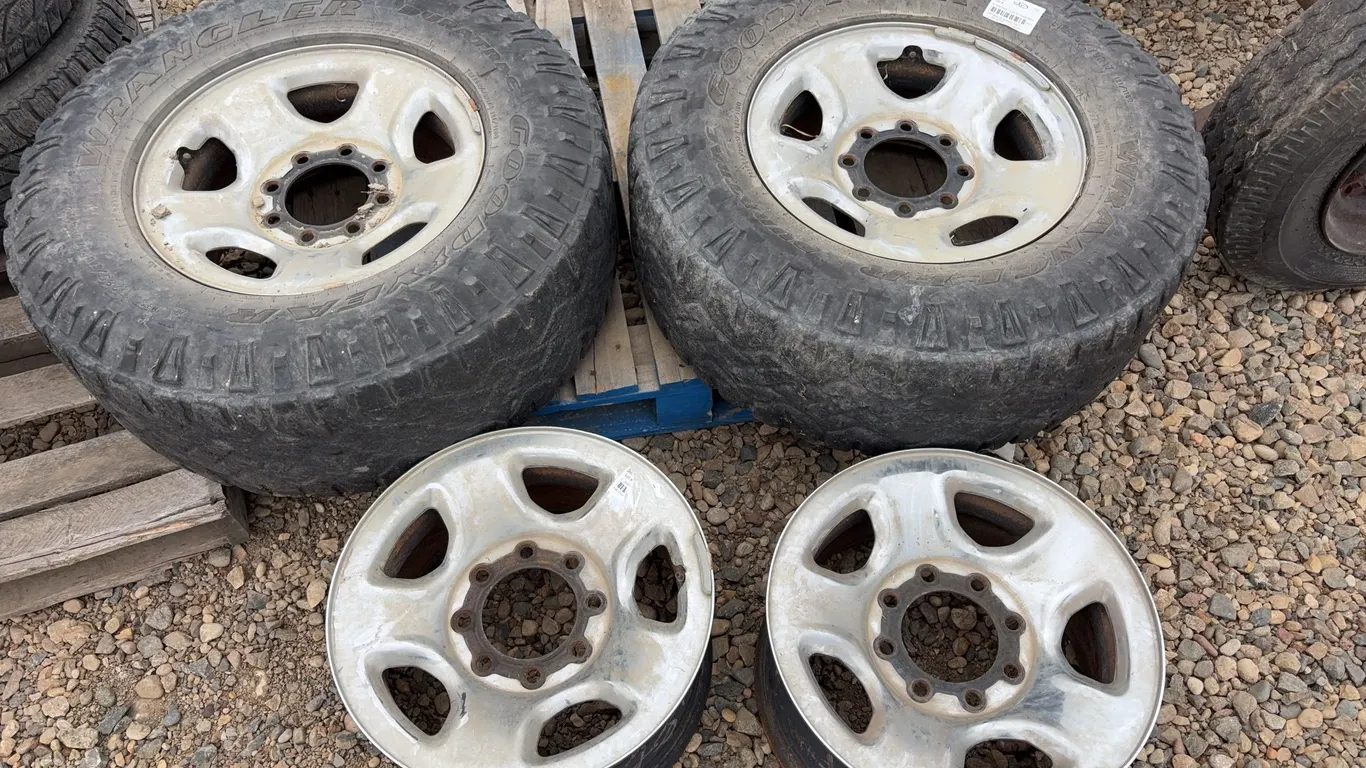 4 - 285/70R17 Tires On Dodge Rims