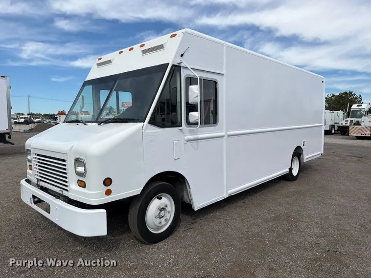 2011 Freightliner MT45 delivery van