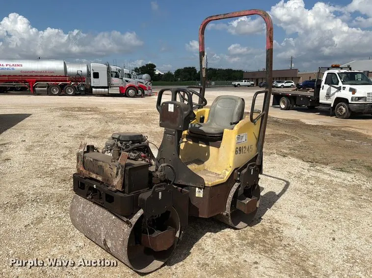 Wacker Neuson RD12A double drum vibratory roller