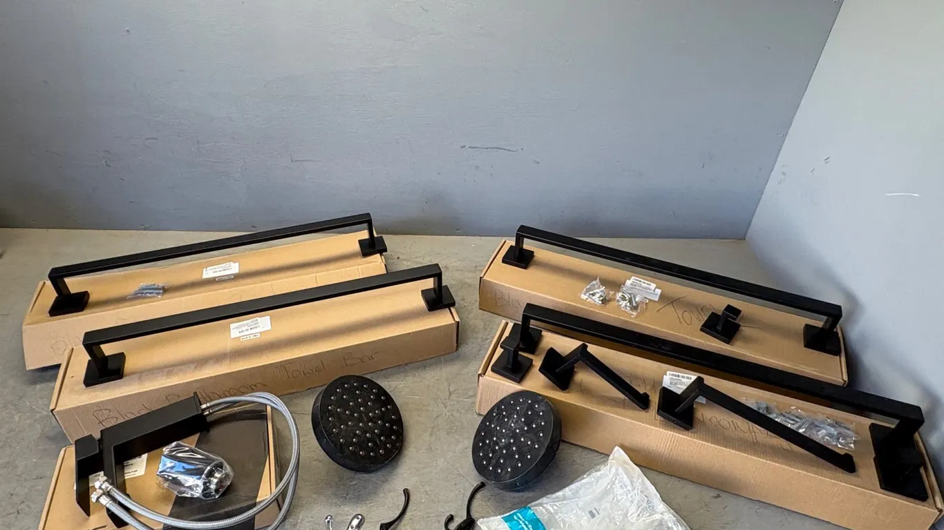 (4) Towel Bars