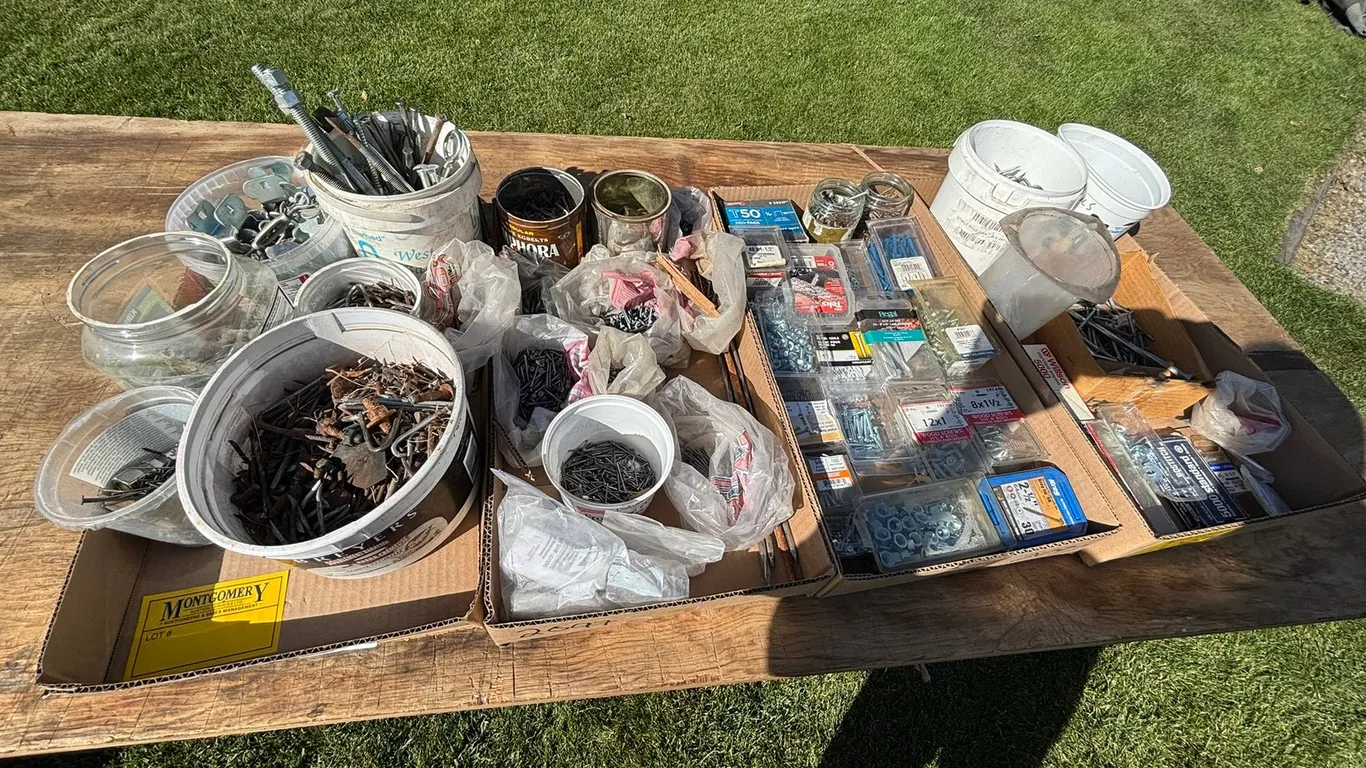 L/O ASSORTED SCREWS, NAILS, FASTENERS & HARDWARE