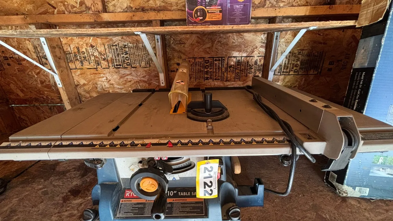 RYOBI 10" TABLE SAW W/STAND
