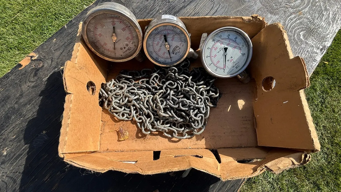 (3) PRESSURE GAUGES