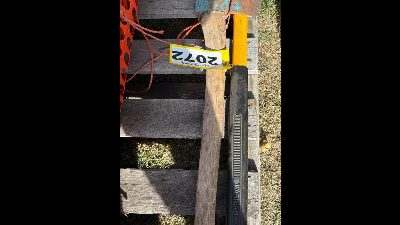 AXE & SLEDGE HAMMER
