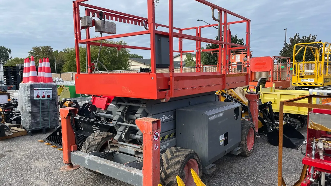 2014 Skyjack SJ6832RT Scissor Lift (012)