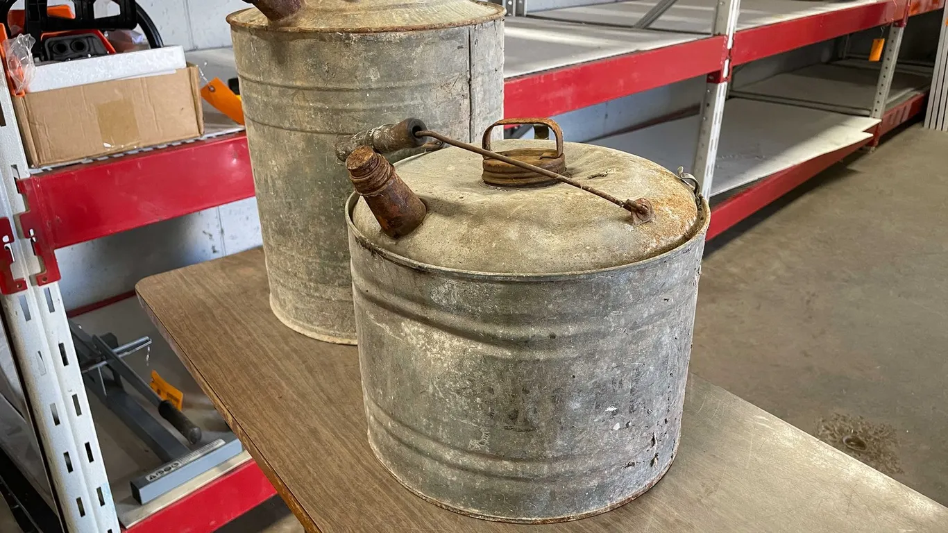 Vintage Gasoline Cans (CW)