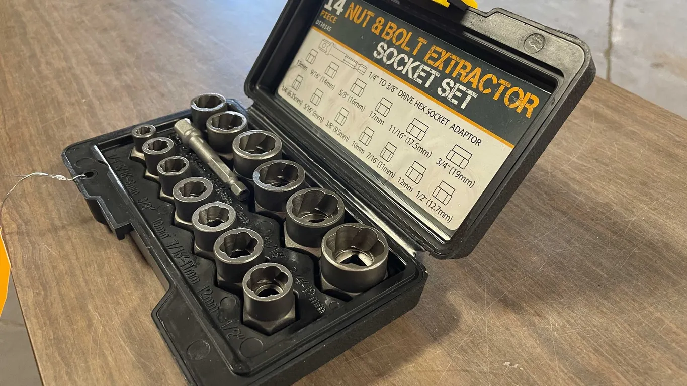 Nut and Bolt Extractor Socket Set (CW)
