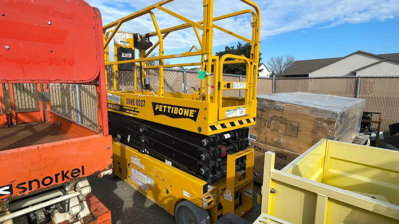 2019 Pettibone 2632 Scissor Lift (012)