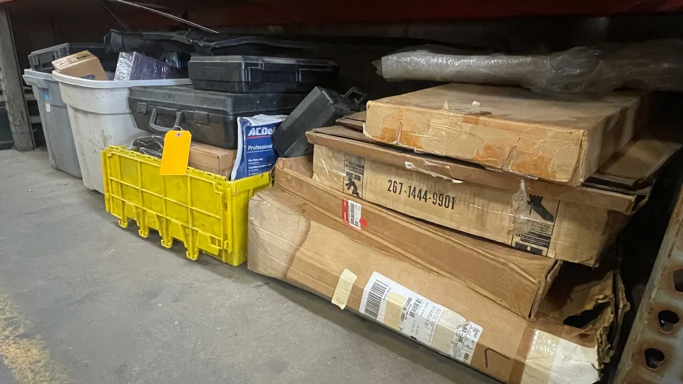 GM, Ford, Mopar and Chevy Dealership Car Parts (PR7)