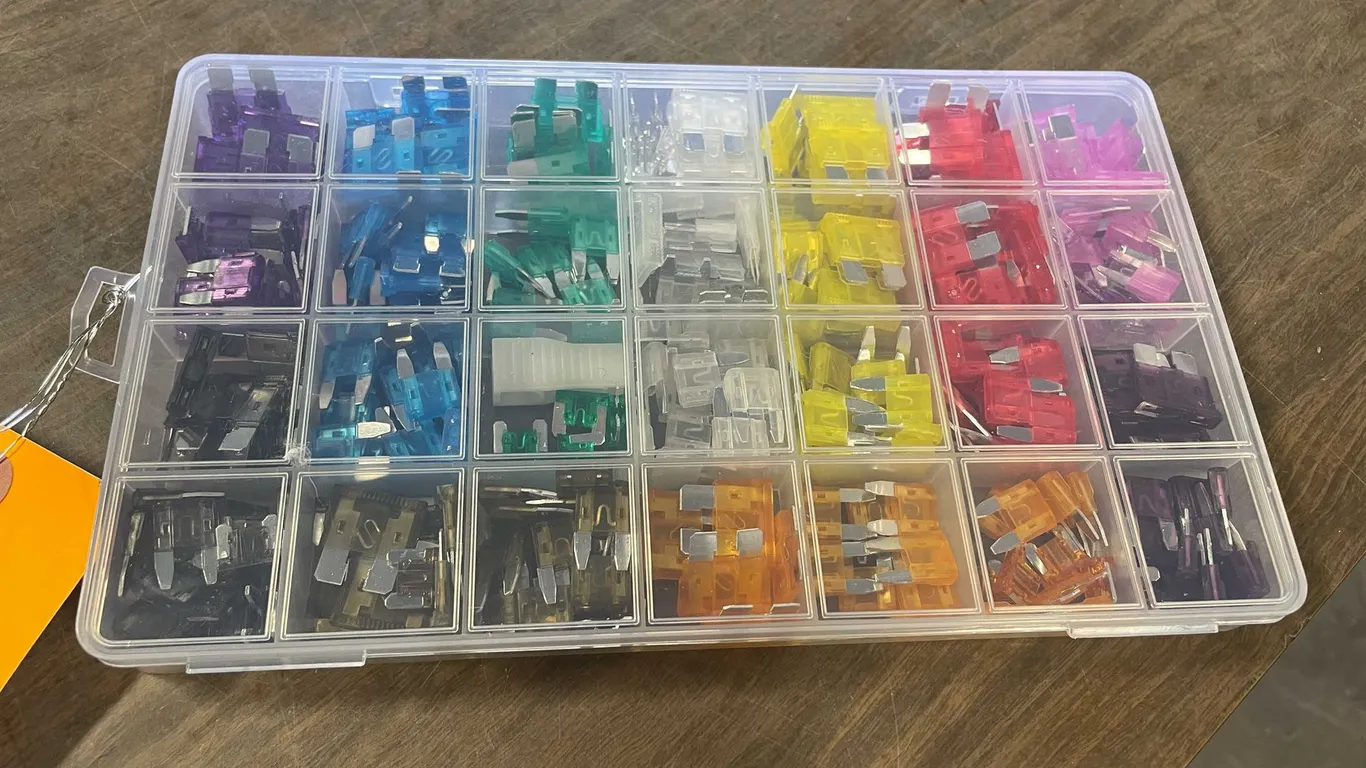 Vehicle Fuse Set (CW)