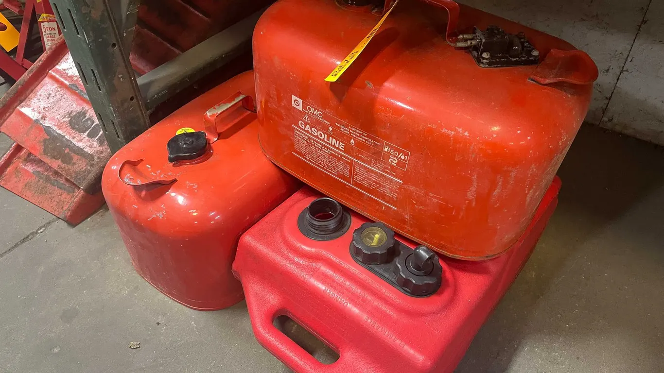 Boat Gas Tanks (PR17)
