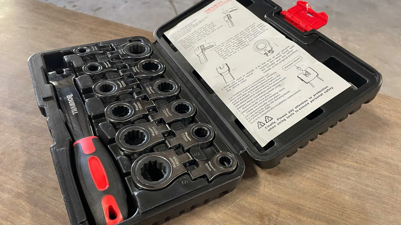 Interchangeable Head Ratchet Set (CW)