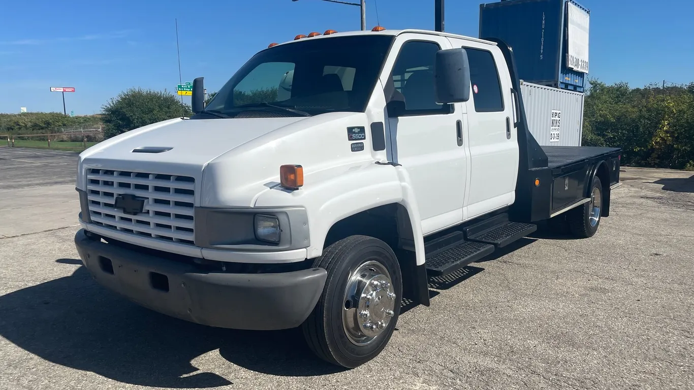 2006 Chevrolet C5500 Crewcab, with 11.5ft Flatbed (Has WI Title) (OF)