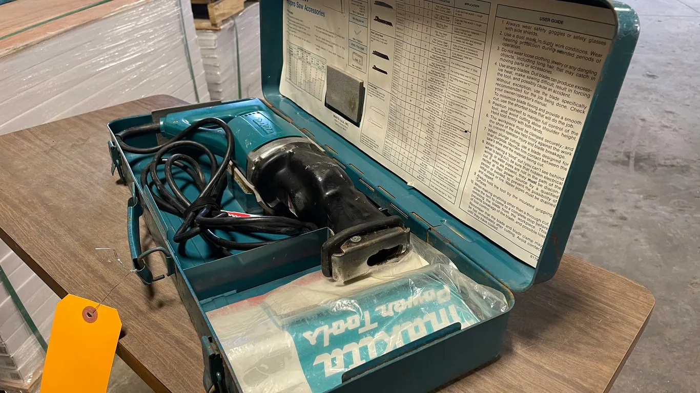 Makita Reciprocating Saw (CW)